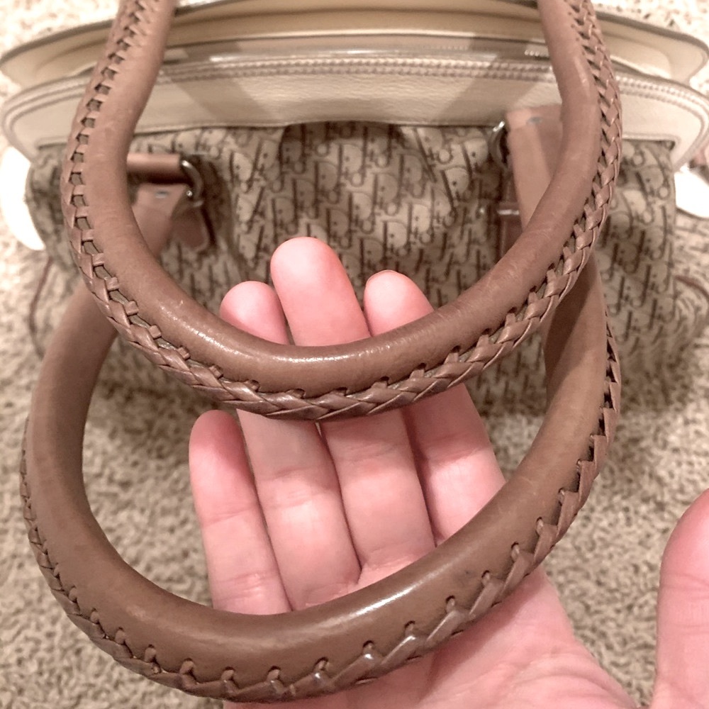 Christian Dior handbag includes wallet - Picture 8 of 14